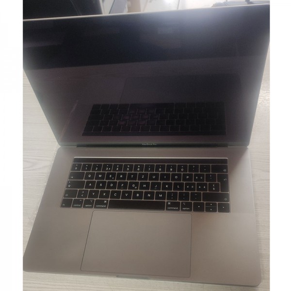 Apple MacBook Pro A1990 15.4" i7-8750H Apple MacBook Pro A1990 15.4" i7-8750H